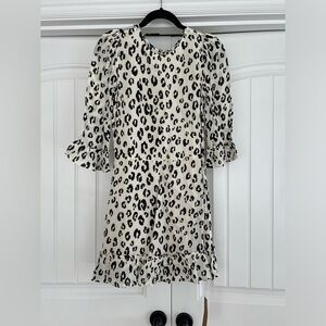 Super cute leopard short dress! Never worn still with tags perfect for summer!